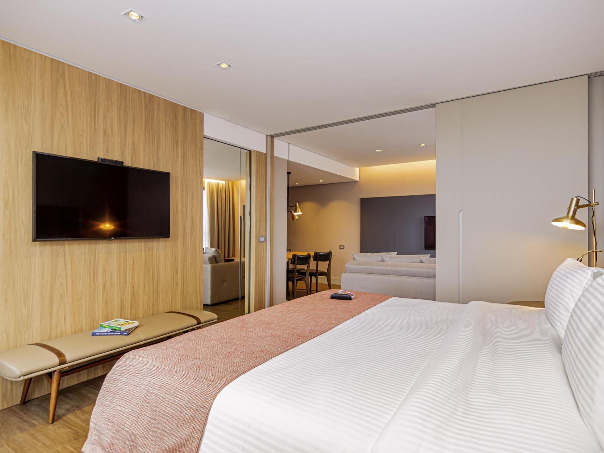 Master Suite,1774059962:JPEG